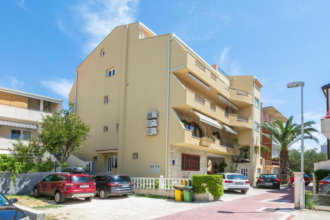 Apartments Barba Tučepi Exterior foto
